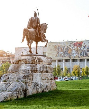 Тирана Албанія